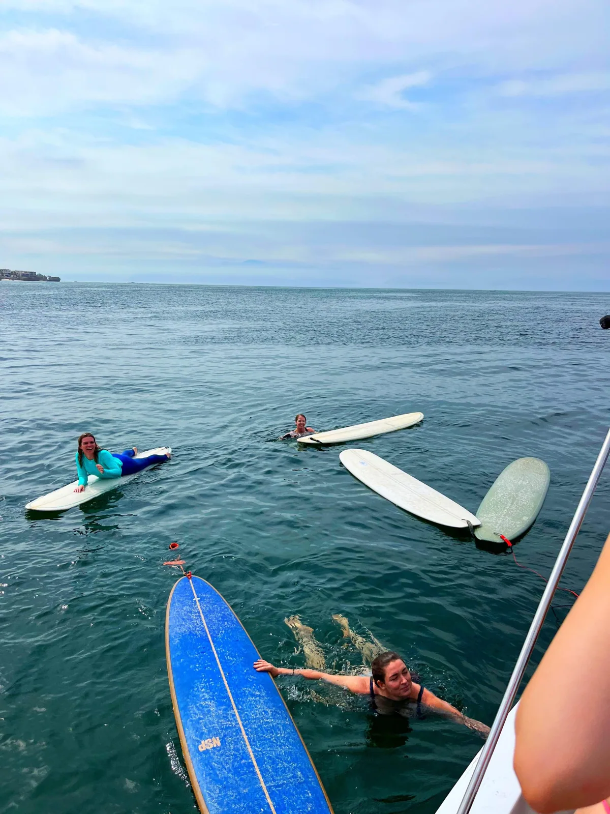 Offshore wind grooming a Punta de Mita reef point